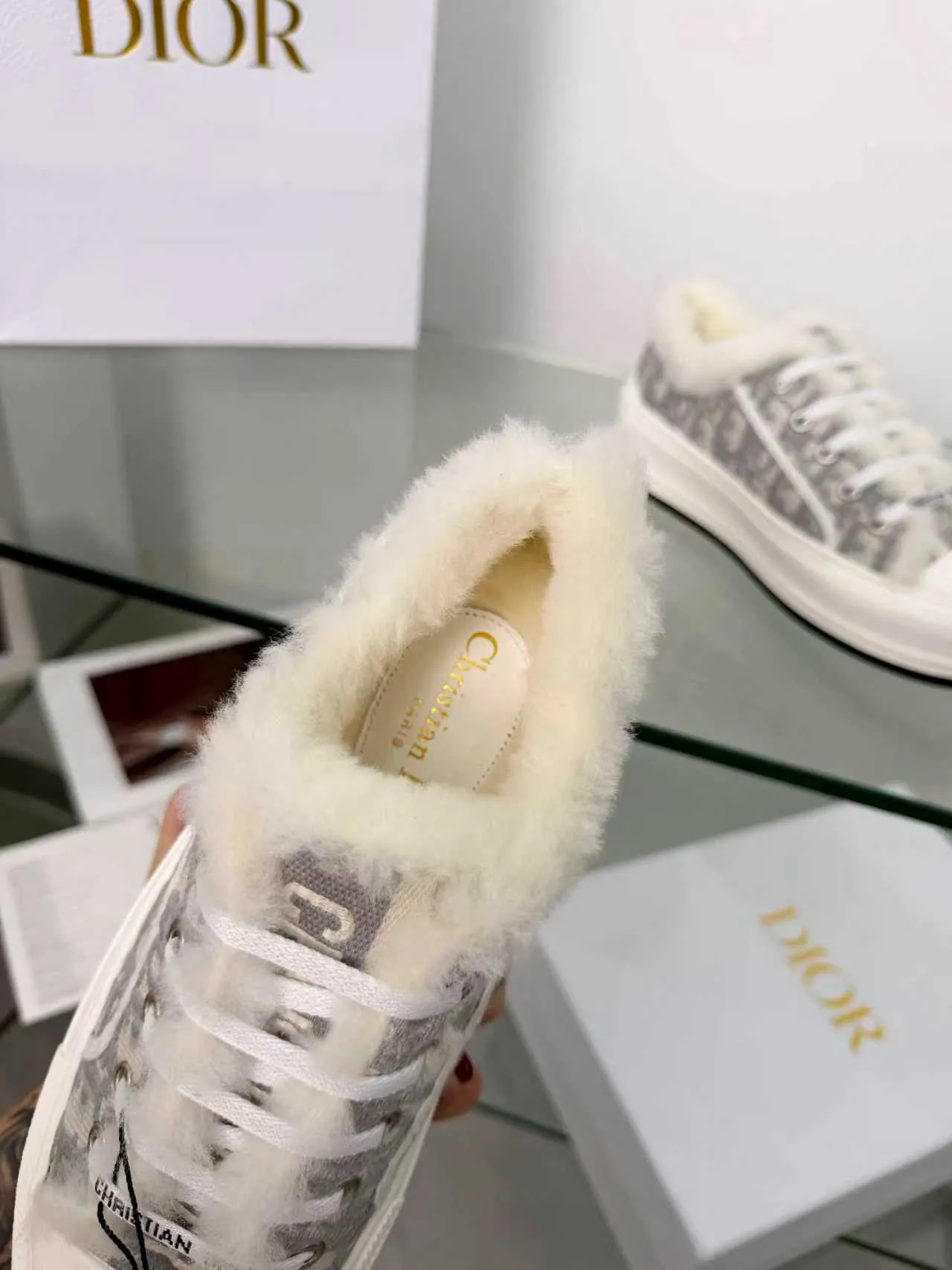 Men's men's shoes pP540! 𝐃𝐈𝐎𝐑 𝐖𝐚𝐥𝐤'𝐧 Dior Presbyopia Embroidery Wool Thick Sole Canvas Shoes Casual Sneakers (Half Flop) These Walk'n'Dior thick sole sneakers are a fashionable piece that elevates the collection. Oblique printed cotton embroidered upper with comfortable platform sole, tongue and Christian Dior Paris signature laces. Bottom thickness 4.5CM Size: Women's 35-41